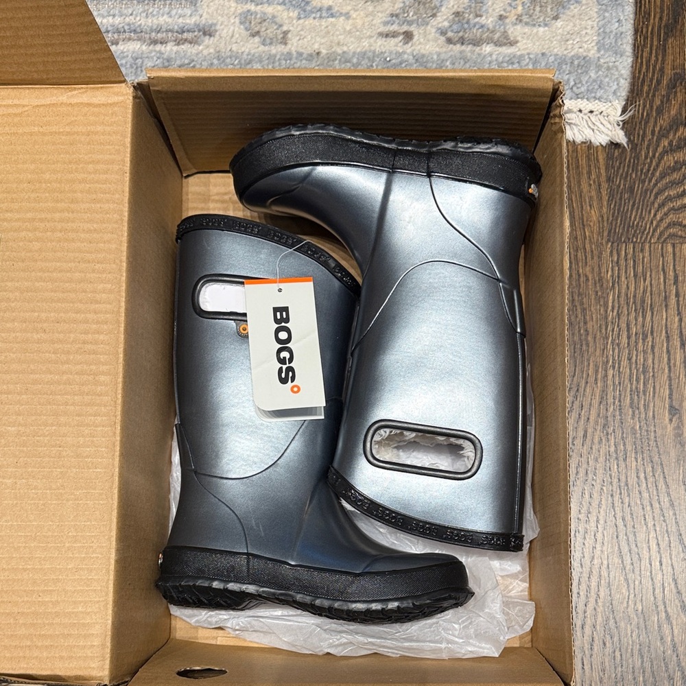 NWT Kids Bogs Glossy Black Winter/Rain Boots Size 12 - Picture 10 of 12